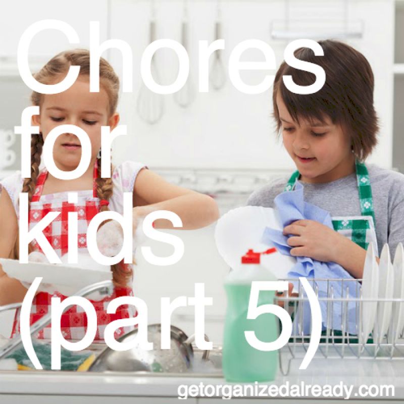kids doing dishes