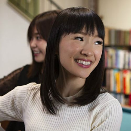 marie kondo smiling