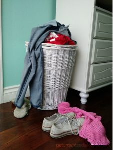 dirty laundry hamper